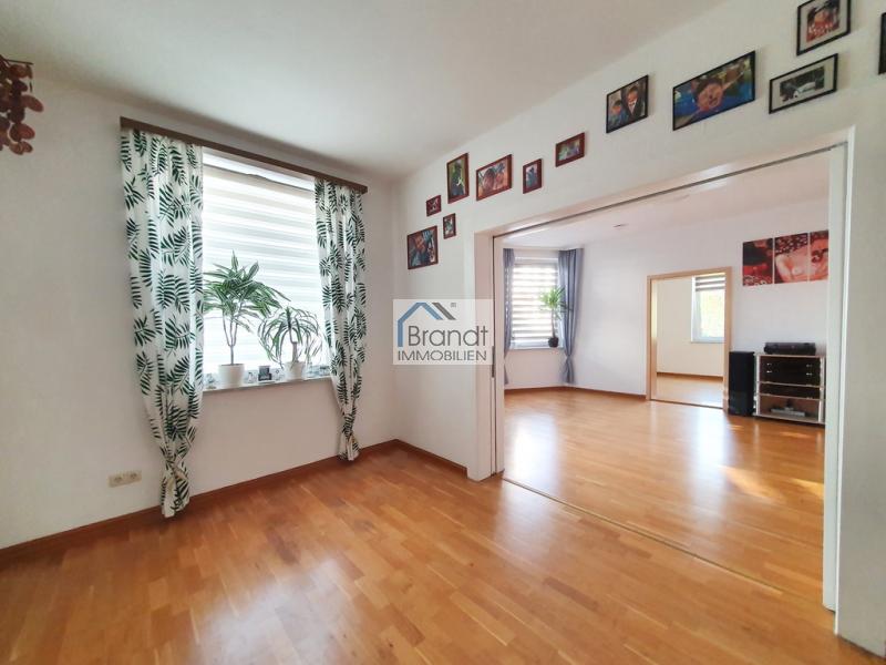 Großzügige Fünf-Zimmer-Wohnung!
