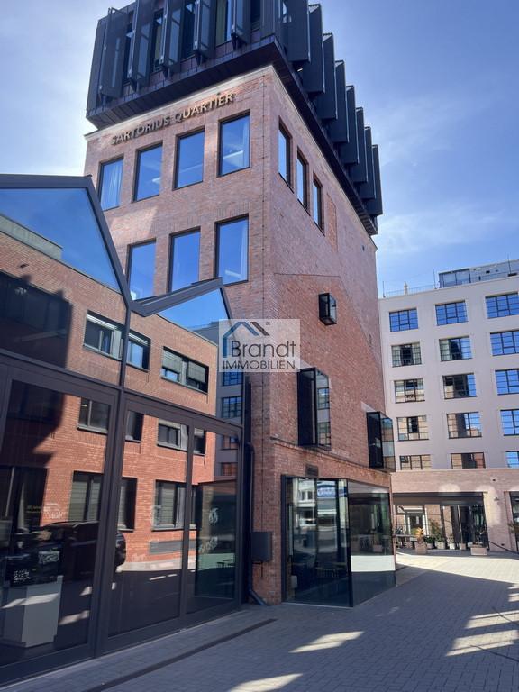 Sehr exclusives Café, hochwertig ausgestattet und vollständig eingerichtet mit Außenterrasse!