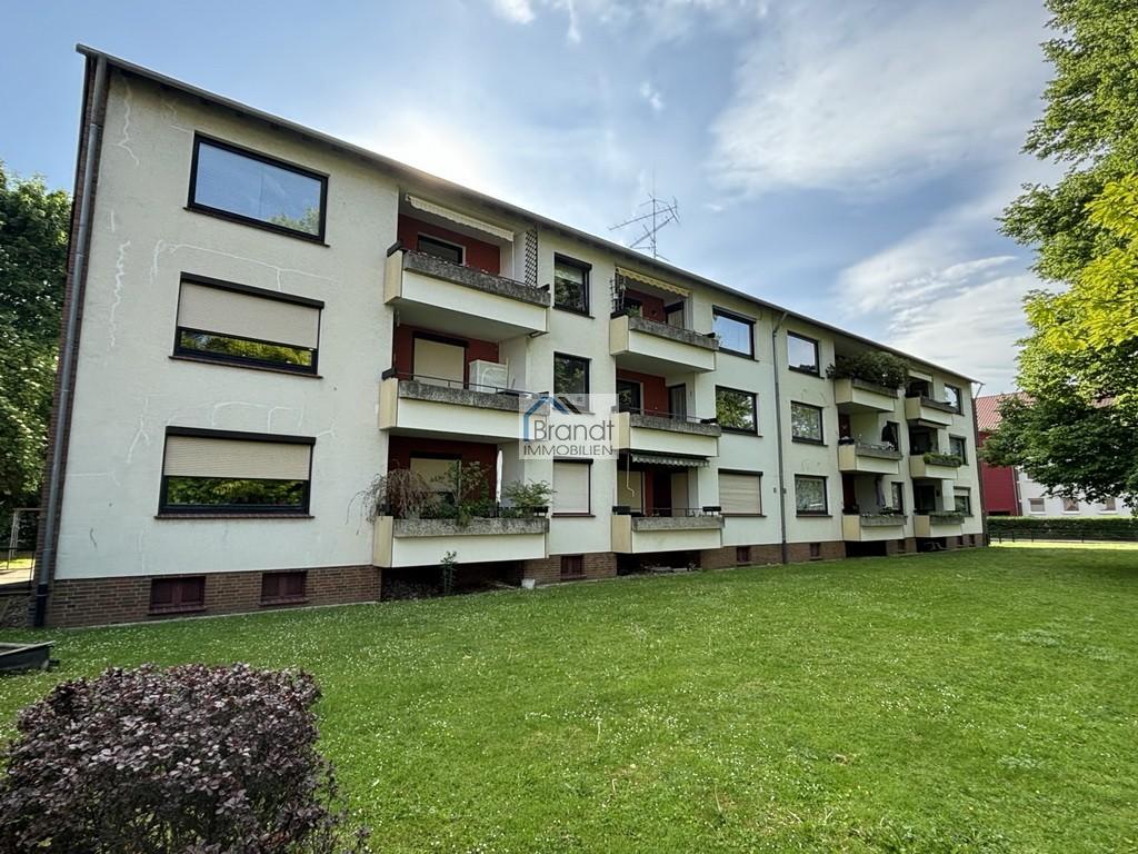 Verkauft! Lichtdurchflutete 3-4 Zimmerwohnung mit Balkon in ruhiger Lage!