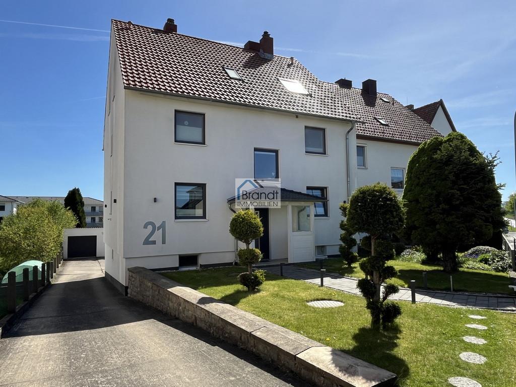 Lichtdurchflutetes, aufwändig saniertes Mehrfamilienhaus mit weiterem Bauplatz in Rosdorf!